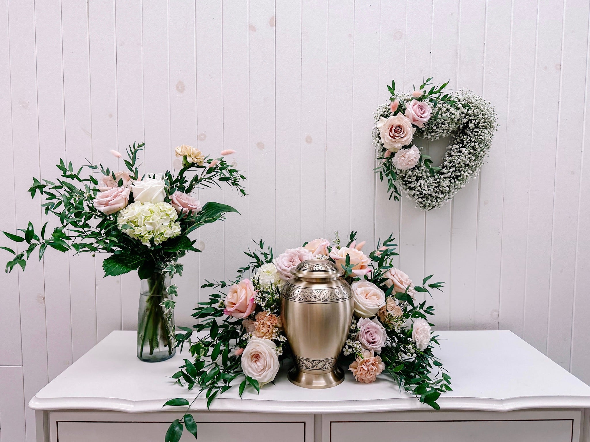 arrangement-de-fleurs-funeraires-complet-rose